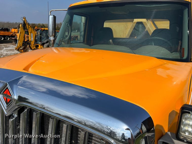 image for item LI9562 2009 International WorkStar 7500  dump truck