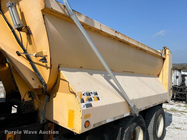 image for item LI9562 2009 International WorkStar 7500  dump truck