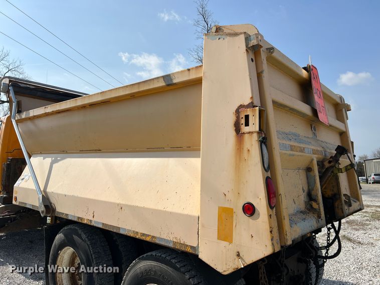 image for item LI9562 2009 International WorkStar 7500  dump truck