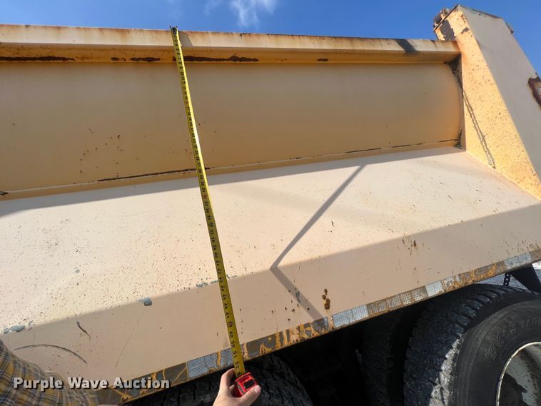 image for item LI9562 2009 International WorkStar 7500  dump truck