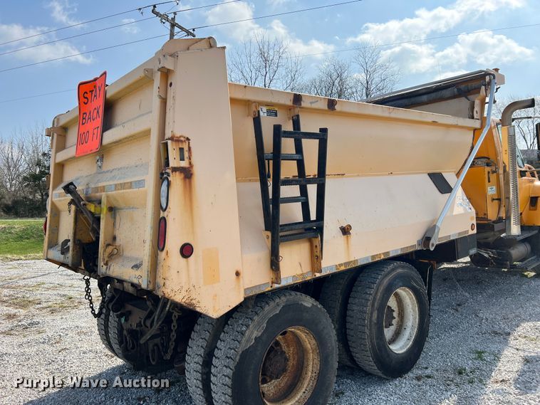 image for item LI9562 2009 International WorkStar 7500  dump truck