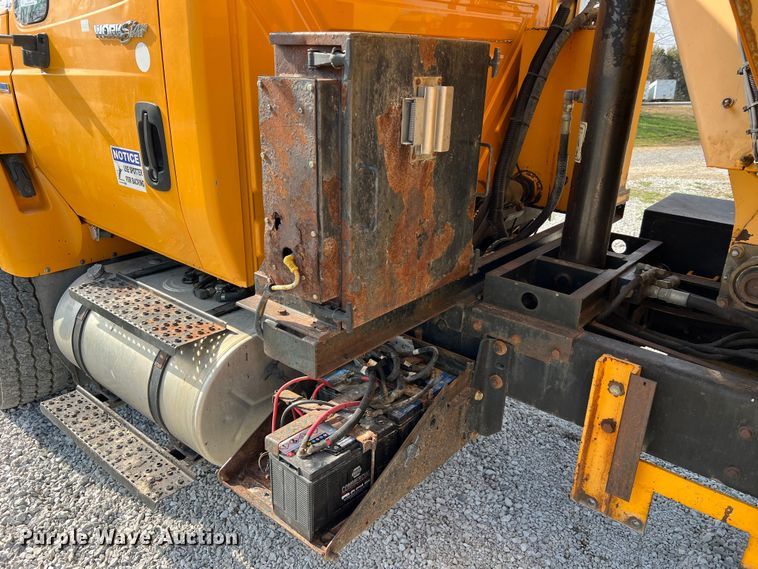 image for item LI9562 2009 International WorkStar 7500  dump truck