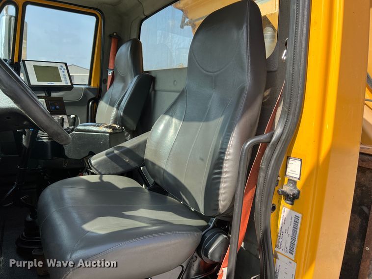 image for item LI9562 2009 International WorkStar 7500  dump truck