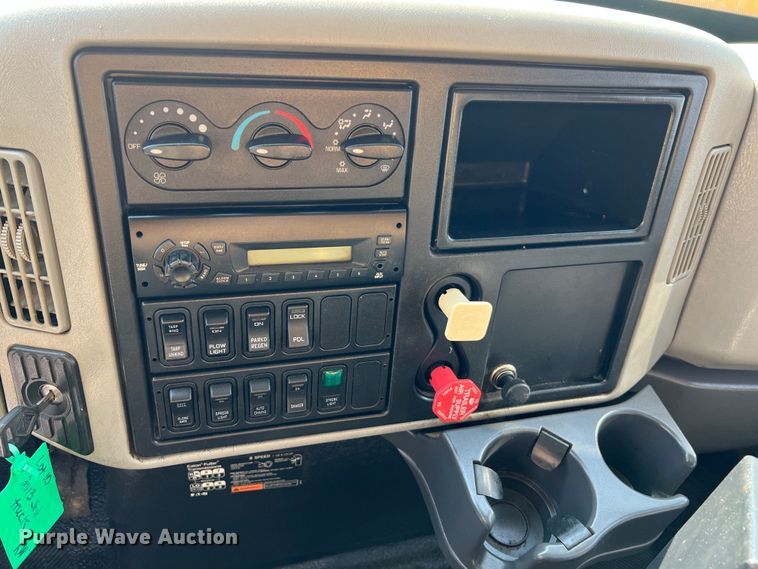 image for item LI9562 2009 International WorkStar 7500  dump truck