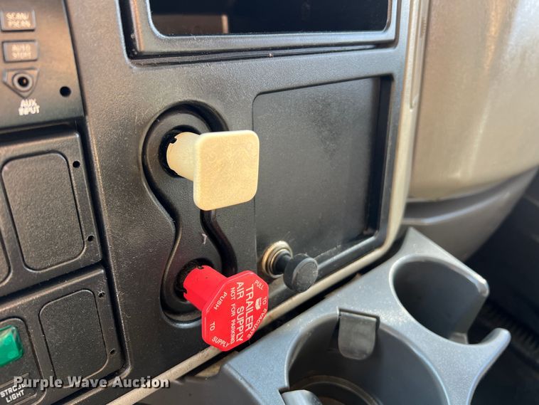 image for item LI9562 2009 International WorkStar 7500  dump truck