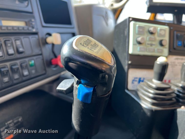 image for item LI9562 2009 International WorkStar 7500  dump truck