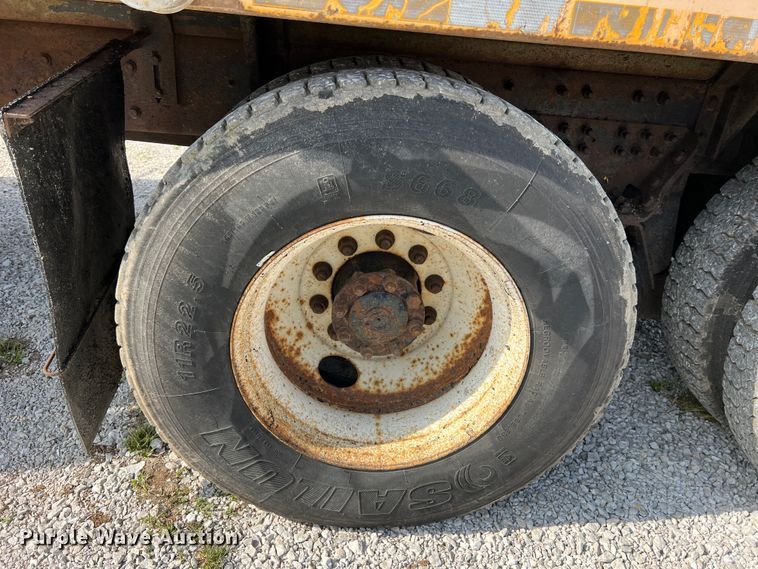 image for item LI9562 2009 International WorkStar 7500  dump truck