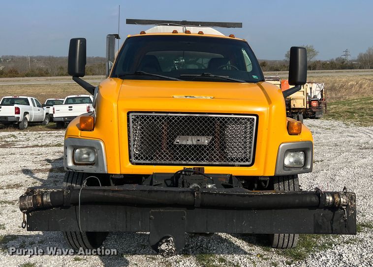 image for item LI9563 2004 Chevrolet C7500  oil distributor truck