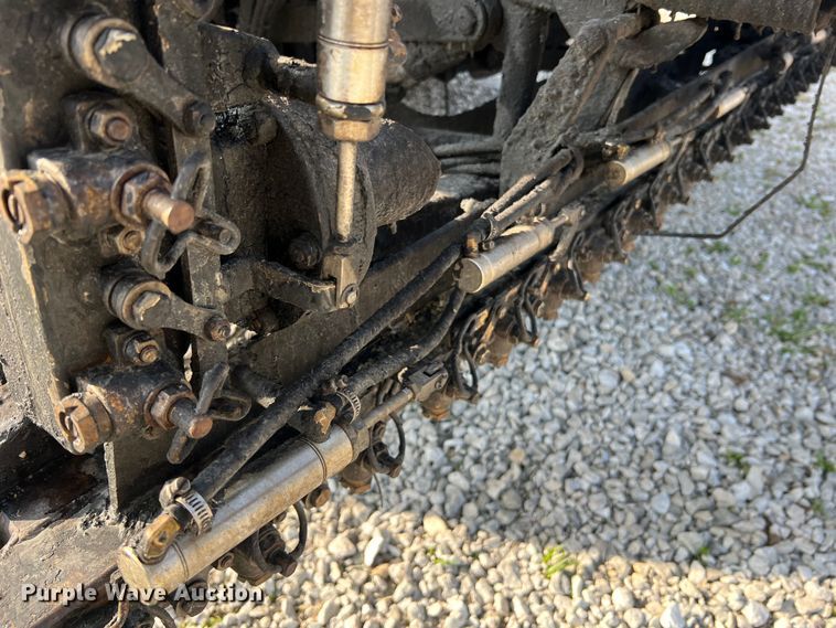 image for item LI9563 2004 Chevrolet C7500  oil distributor truck