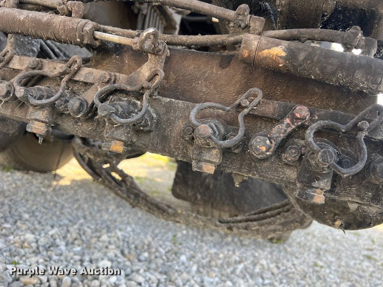 image for item LI9563 2004 Chevrolet C7500  oil distributor truck