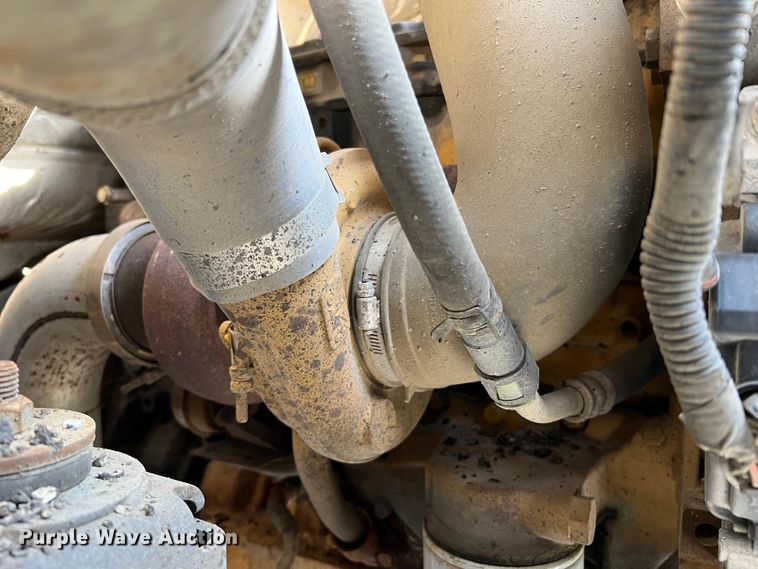 image for item LI9563 2004 Chevrolet C7500  oil distributor truck