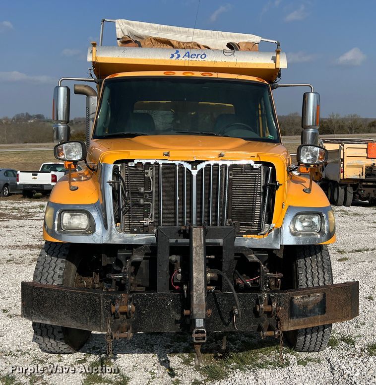 image for item LI9565 2006 International 7400 dump truck