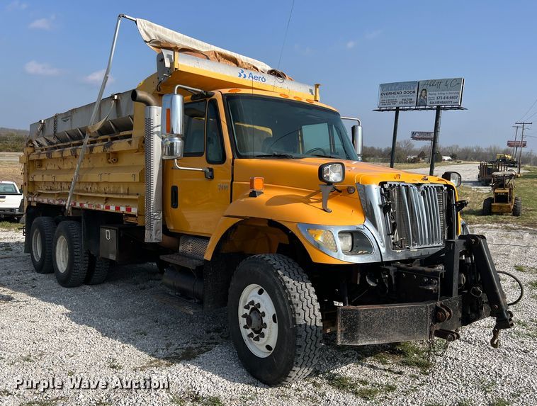 image for item LI9565 2006 International 7400 dump truck