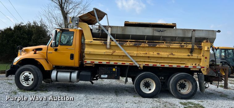 image for item LI9565 2006 International 7400 dump truck