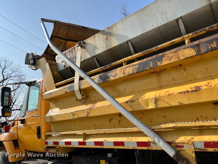 image for item LI9565 2006 International 7400 dump truck