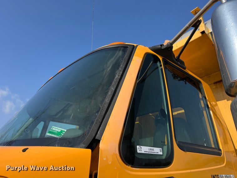 image for item LI9565 2006 International 7400 dump truck