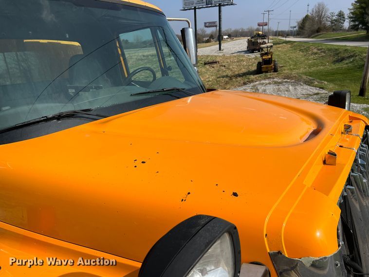 image for item LI9565 2006 International 7400 dump truck