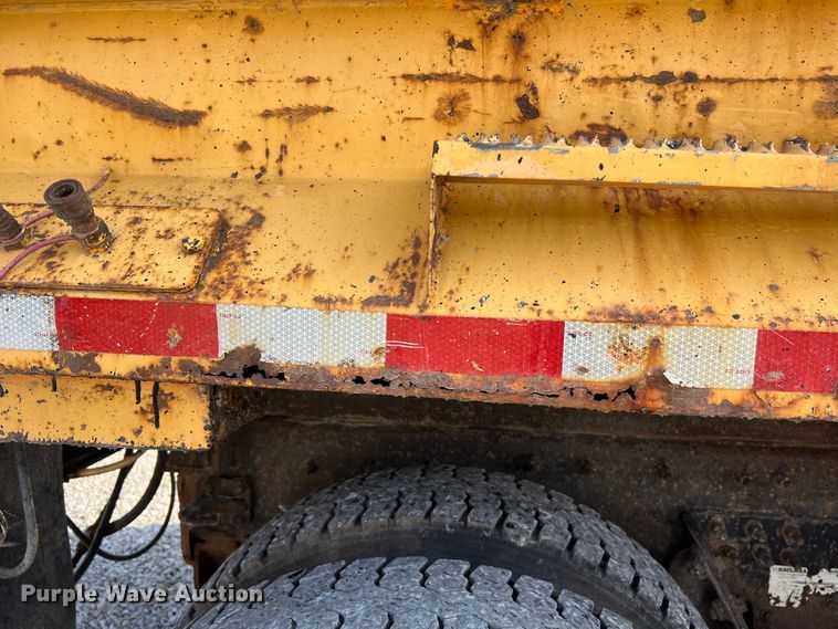 image for item LI9565 2006 International 7400 dump truck