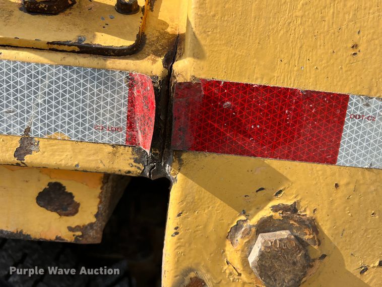 image for item LI9565 2006 International 7400 dump truck