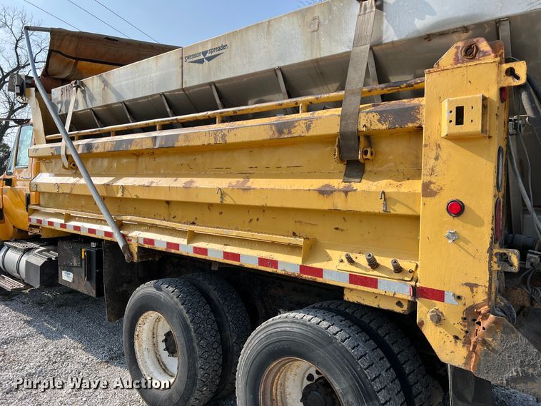 image for item LI9565 2006 International 7400 dump truck