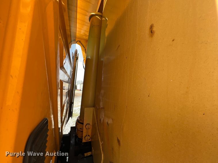 image for item LI9565 2006 International 7400 dump truck