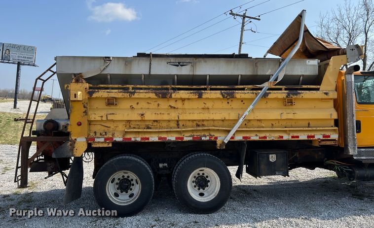 image for item LI9565 2006 International 7400 dump truck