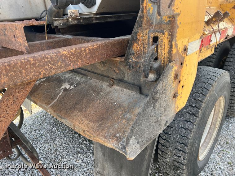 image for item LI9565 2006 International 7400 dump truck