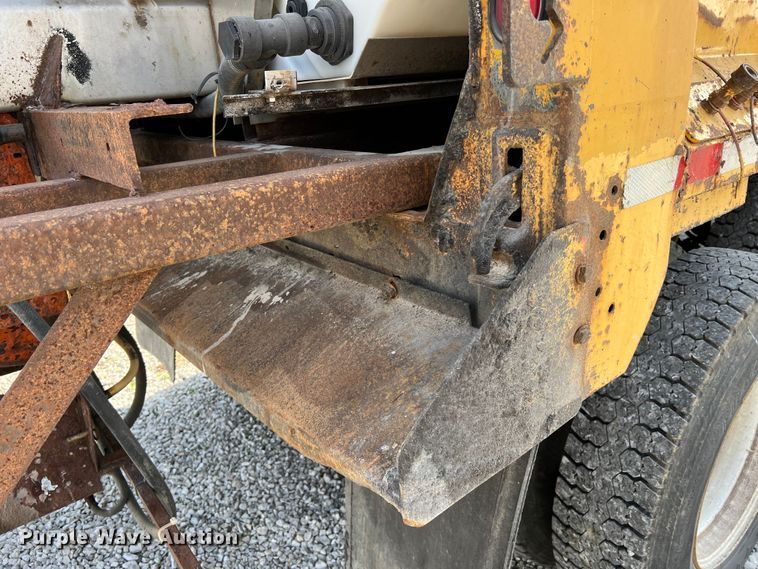 image for item LI9565 2006 International 7400 dump truck