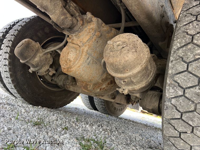 image for item LI9565 2006 International 7400 dump truck