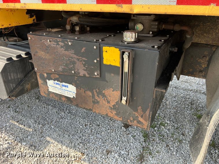 image for item LI9565 2006 International 7400 dump truck