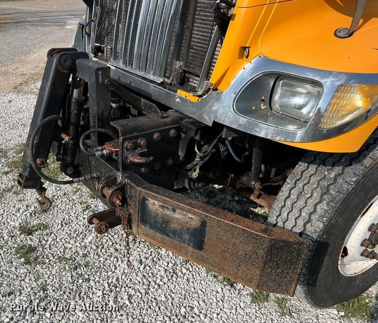 image for item LI9565 2006 International 7400 dump truck