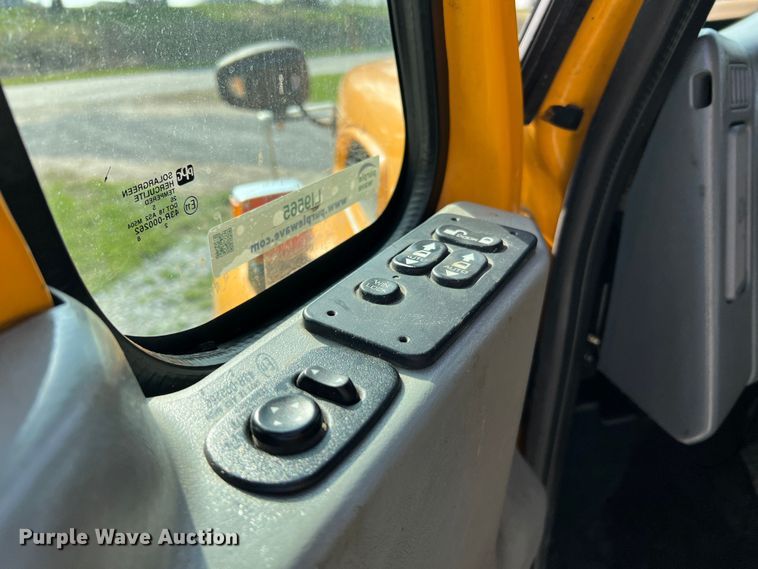 image for item LI9565 2006 International 7400 dump truck