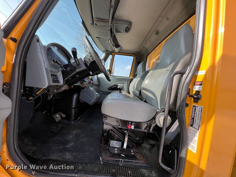 image for item LI9565 2006 International 7400 dump truck