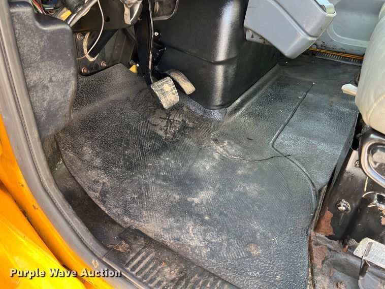 image for item LI9565 2006 International 7400 dump truck