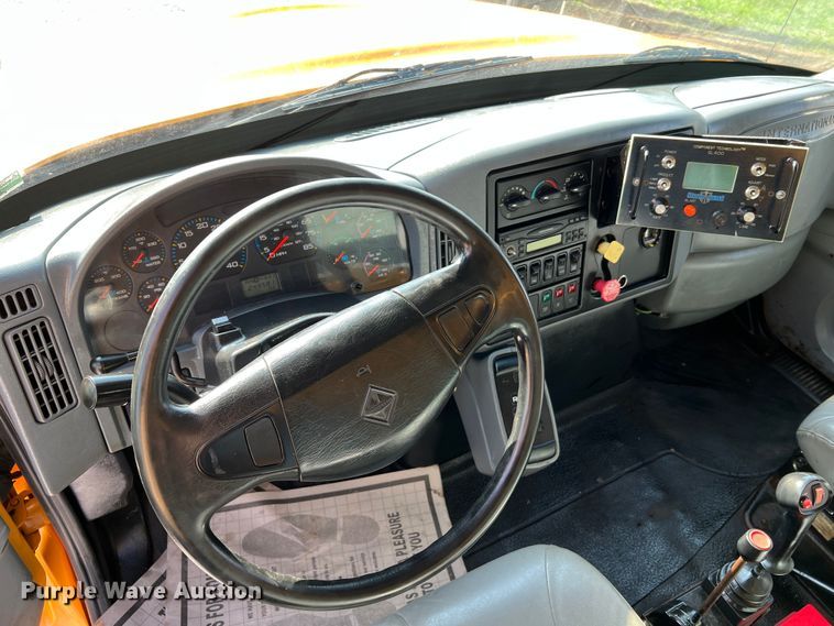 image for item LI9565 2006 International 7400 dump truck