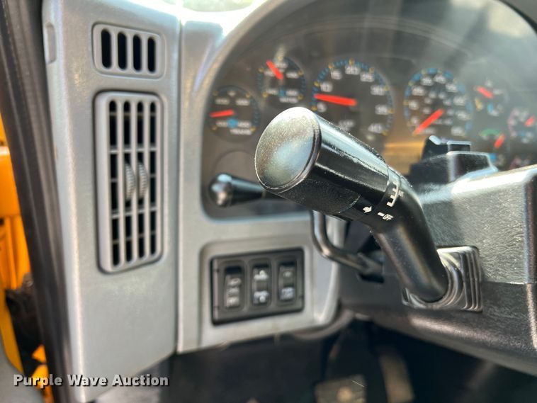 image for item LI9565 2006 International 7400 dump truck