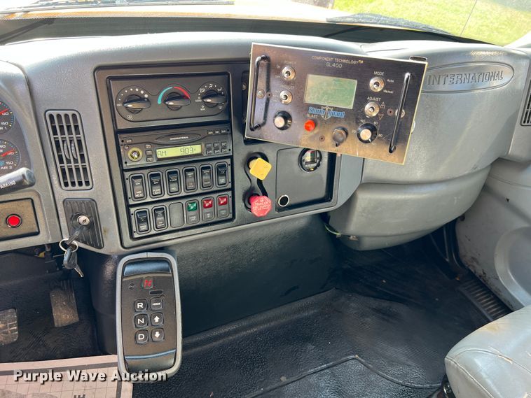 image for item LI9565 2006 International 7400 dump truck