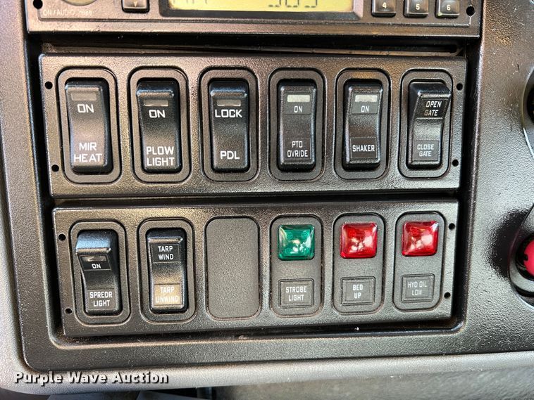 image for item LI9565 2006 International 7400 dump truck