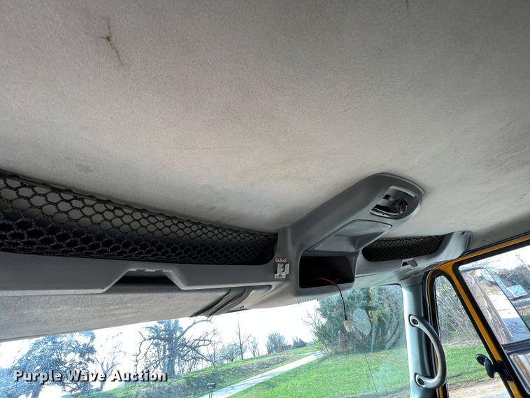 image for item LI9565 2006 International 7400 dump truck