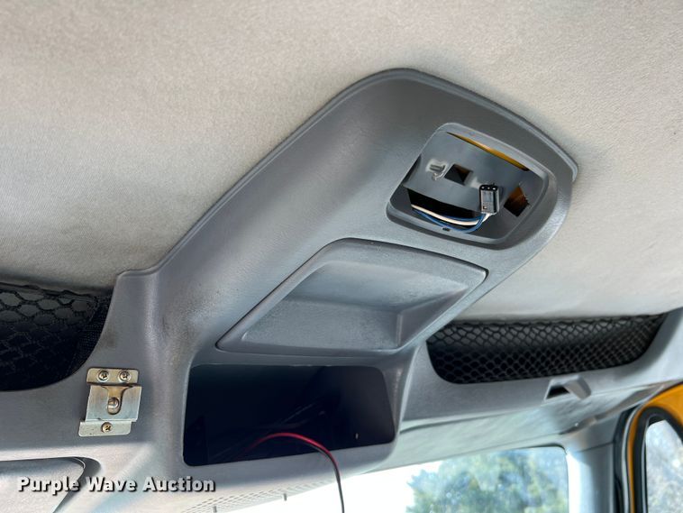 image for item LI9565 2006 International 7400 dump truck