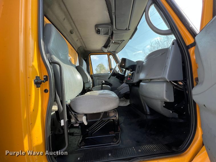 image for item LI9565 2006 International 7400 dump truck