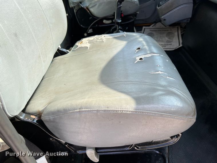 image for item LI9565 2006 International 7400 dump truck