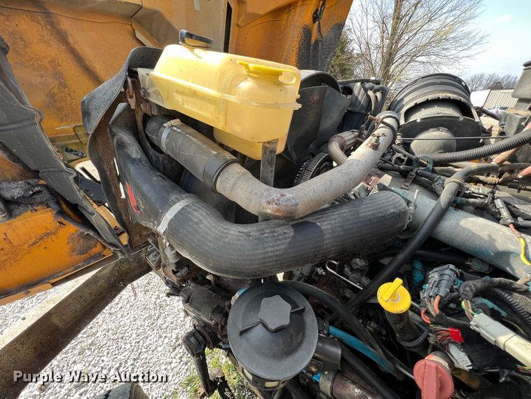 image for item LI9565 2006 International 7400 dump truck