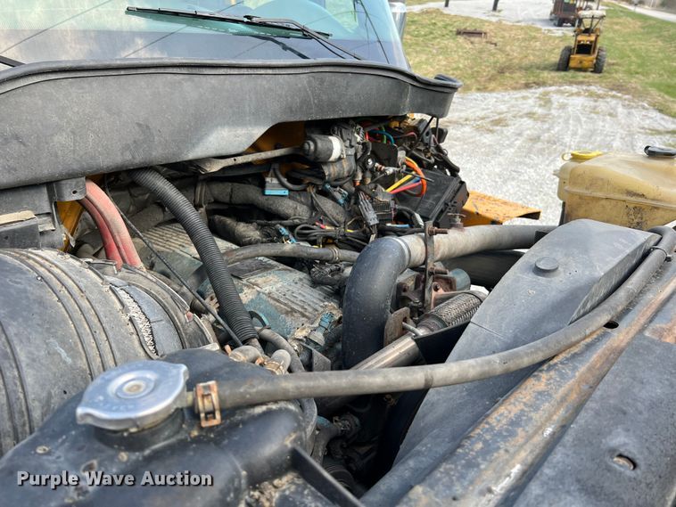 image for item LI9565 2006 International 7400 dump truck