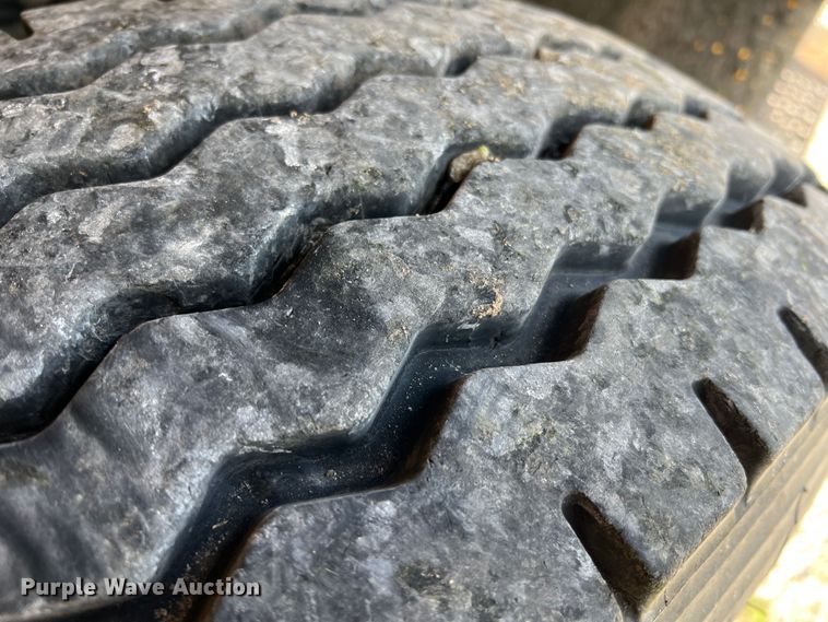 image for item LI9565 2006 International 7400 dump truck