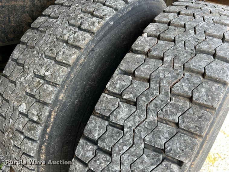 image for item LI9565 2006 International 7400 dump truck