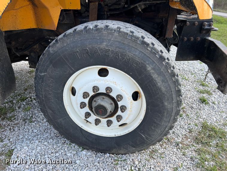 image for item LI9565 2006 International 7400 dump truck