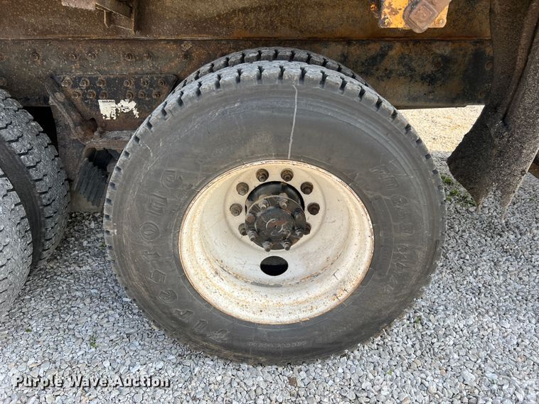 image for item LI9565 2006 International 7400 dump truck