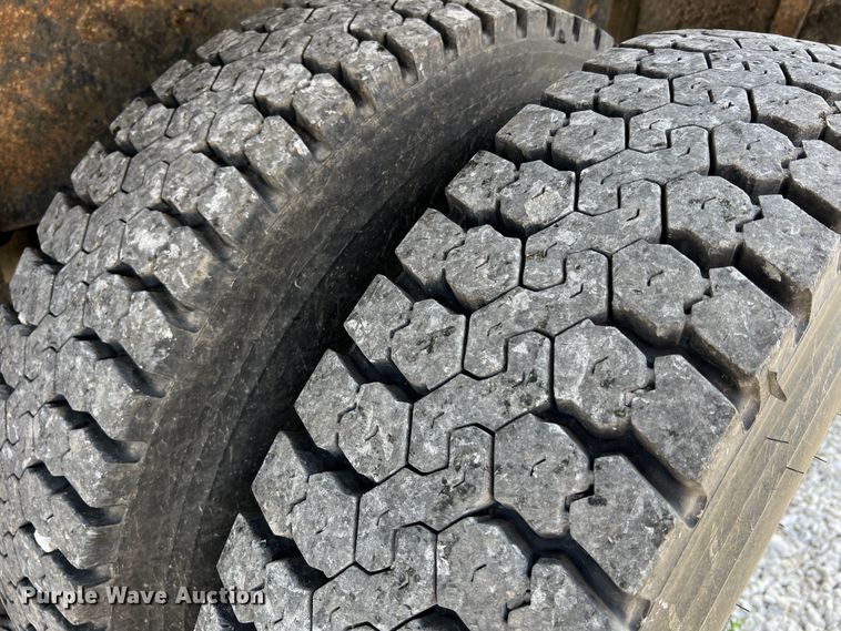 image for item LI9565 2006 International 7400 dump truck