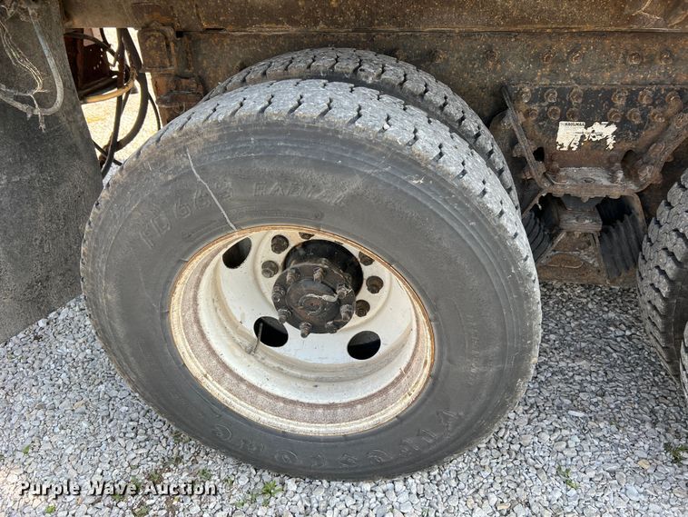 image for item LI9565 2006 International 7400 dump truck